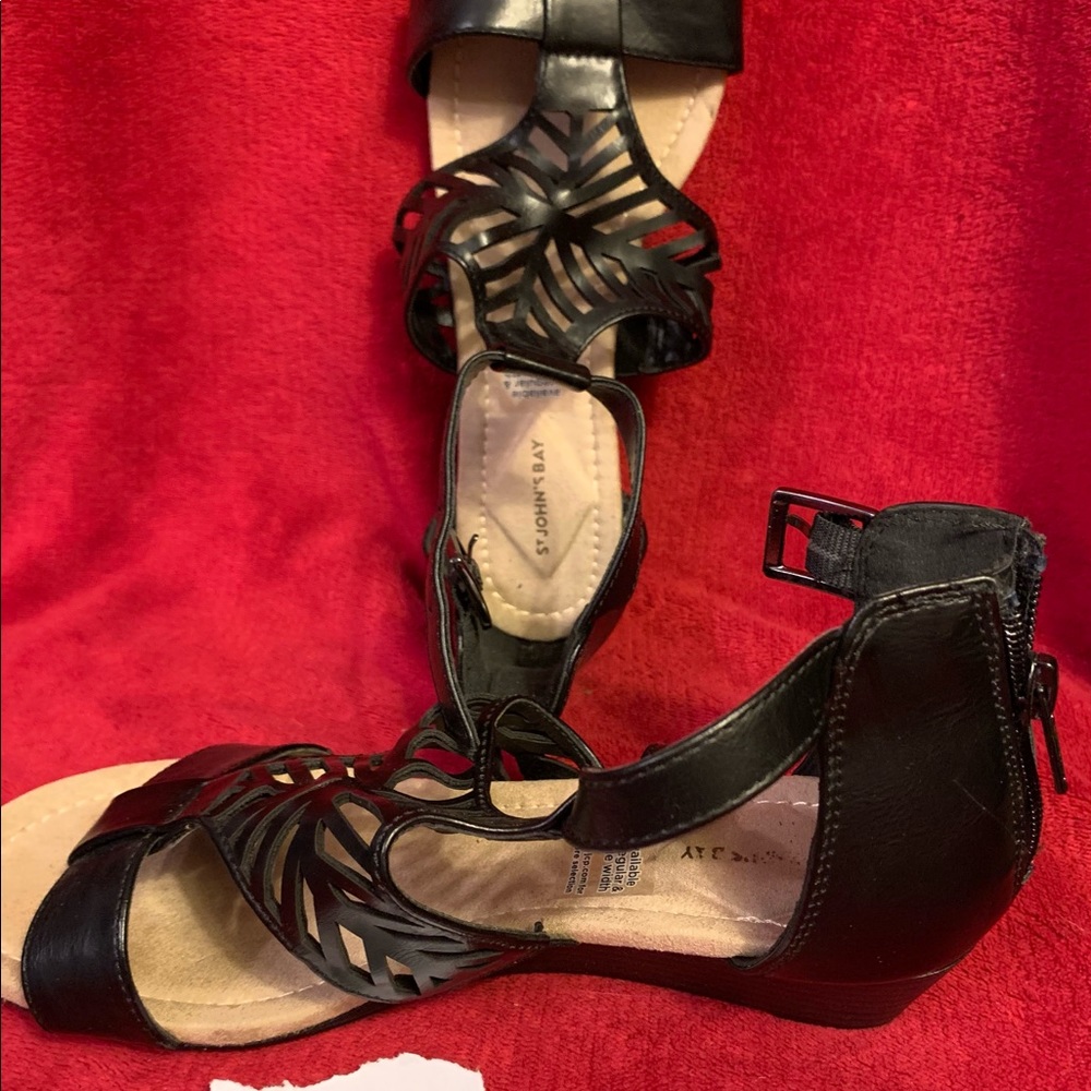 St. John’s Bay womens sz 6 black WORN ONCE LIKE NEW